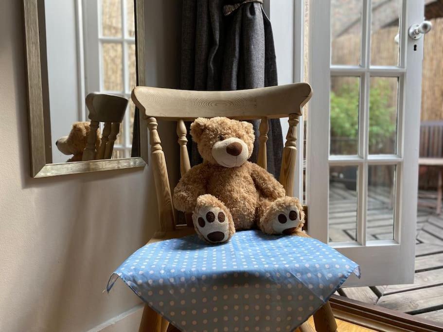 Windsor Cottage: Cosy, Charming, Full Of Character Exterior foto